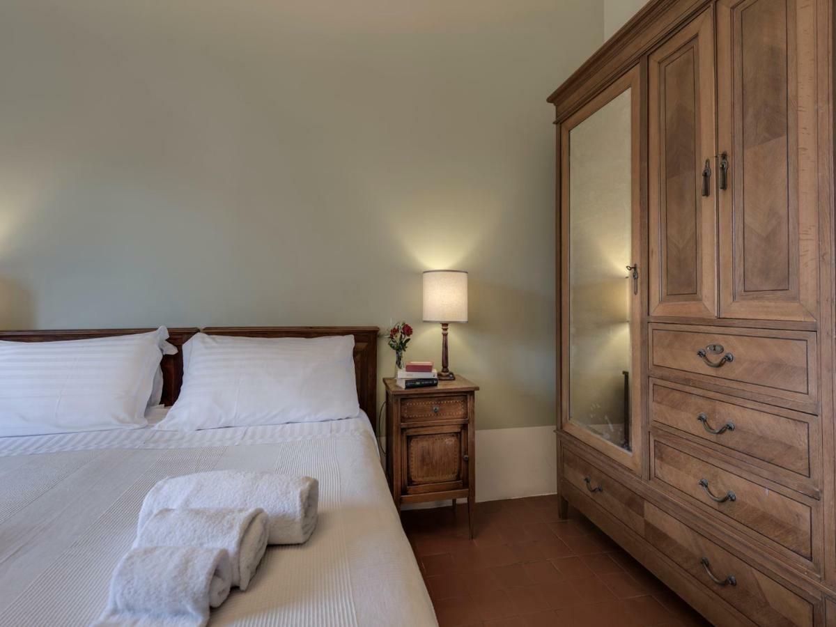 Tenuta Di Capezzana Bed & Breakfast Seano Exterior foto